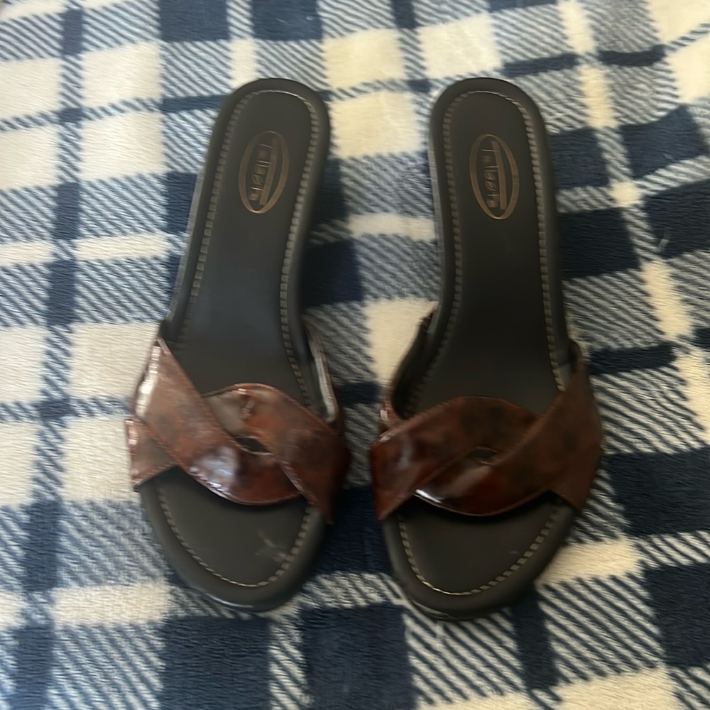 Classy slip on sandals great for summer.